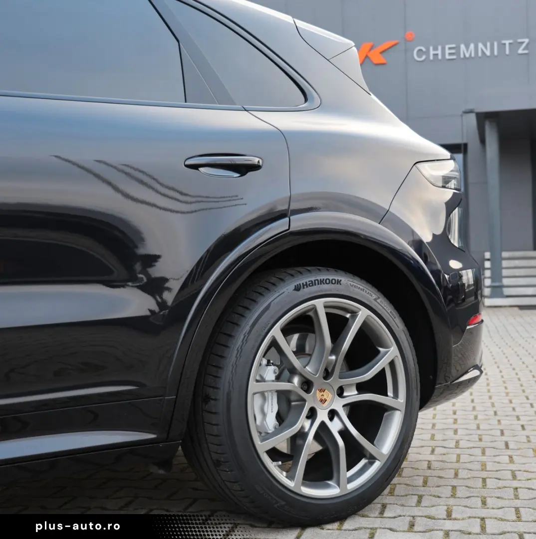 PORSCHE Cayenne Turbo Pano SoftClose Nachtsicht Carbon