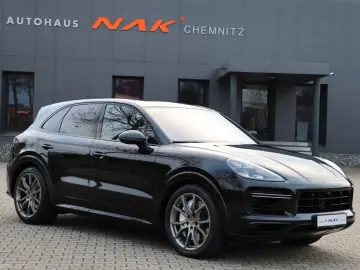 PORSCHE Cayenne Turbo Pano SoftClose Nachtsicht Carbon
