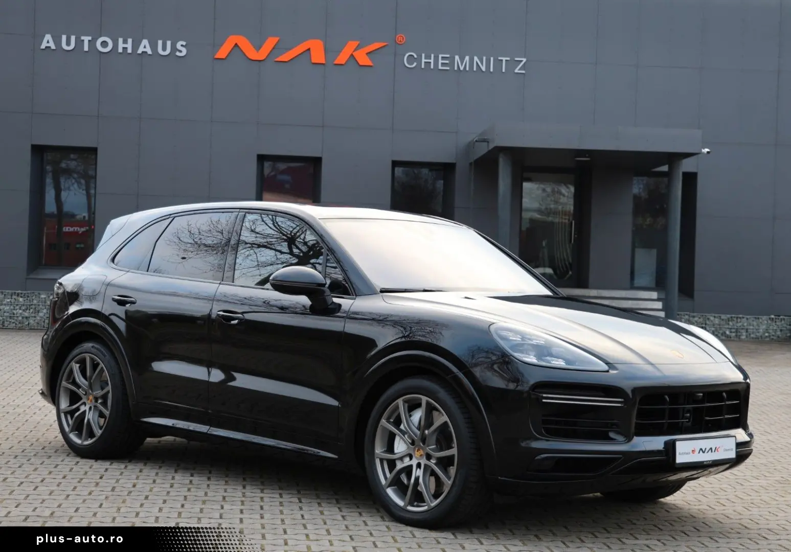 PORSCHE Cayenne Turbo Pano SoftClose Nachtsicht Carbon