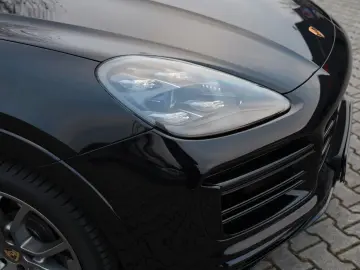 PORSCHE Cayenne Turbo Pano SoftClose Nachtsicht Carbon