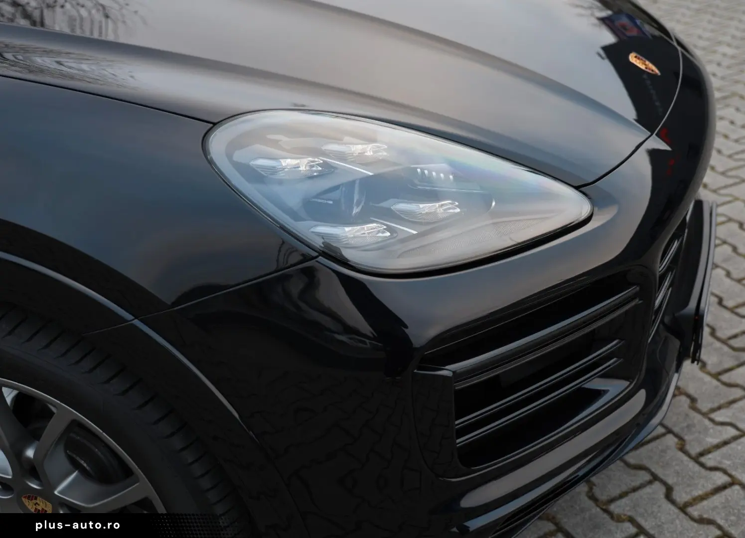 PORSCHE Cayenne Turbo Pano SoftClose Nachtsicht Carbon