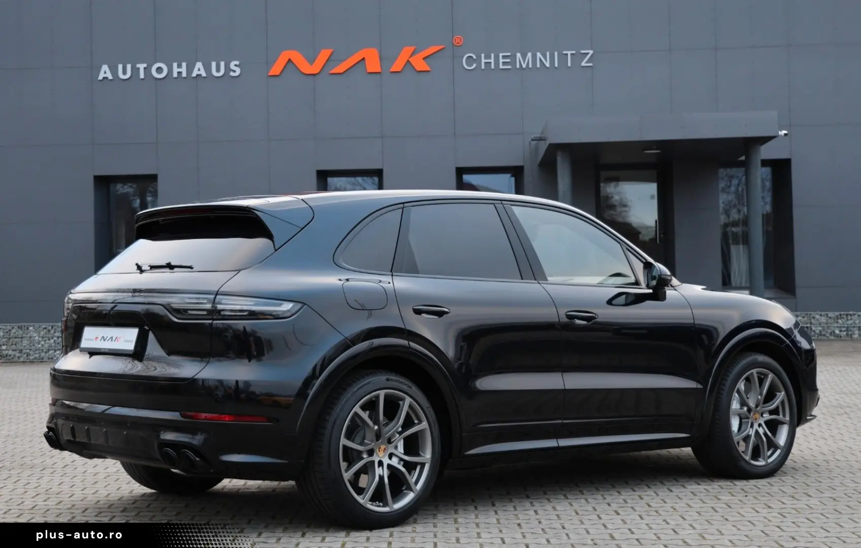 PORSCHE Cayenne Turbo Pano SoftClose Nachtsicht Carbon