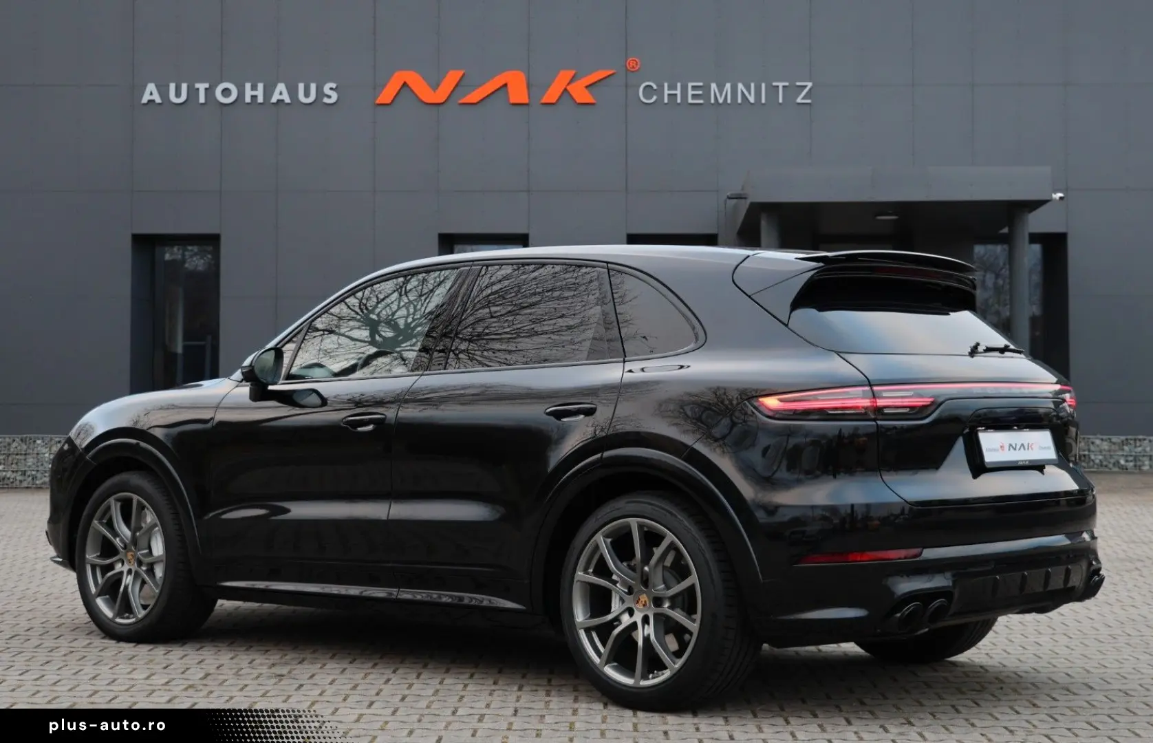 PORSCHE Cayenne Turbo Pano SoftClose Nachtsicht Carbon