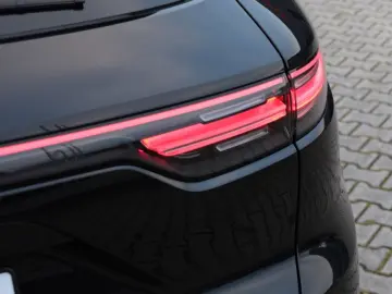 PORSCHE Cayenne Turbo Pano SoftClose Nachtsicht Carbon