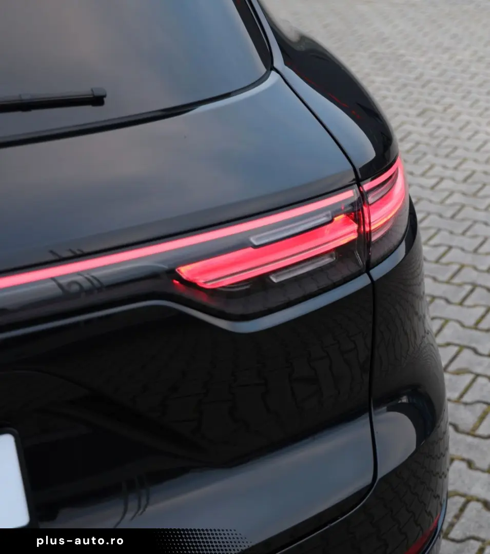 PORSCHE Cayenne Turbo Pano SoftClose Nachtsicht Carbon