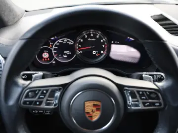 PORSCHE Cayenne Turbo Pano SoftClose Nachtsicht Carbon