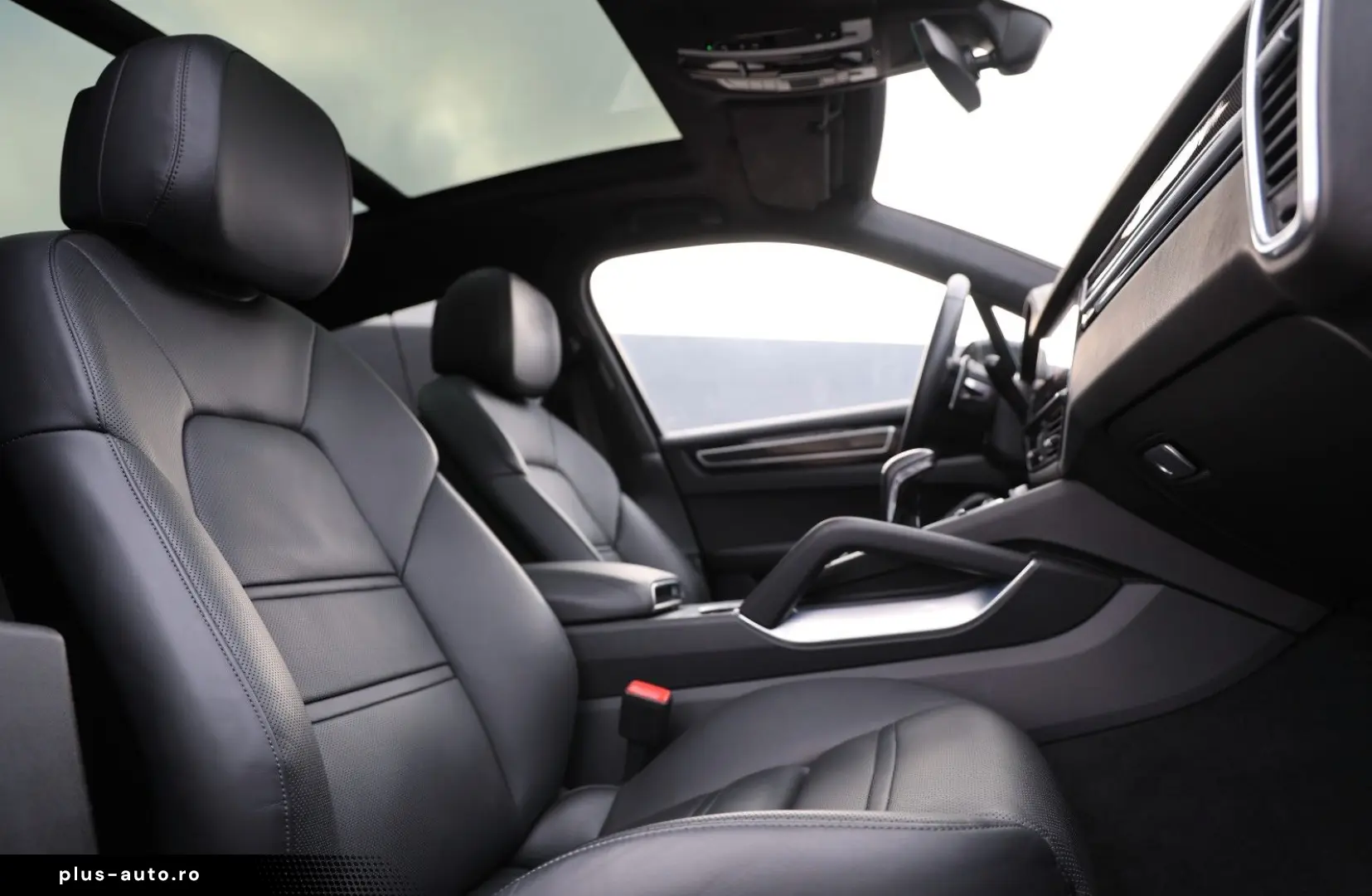 PORSCHE Cayenne Turbo Pano SoftClose Nachtsicht Carbon