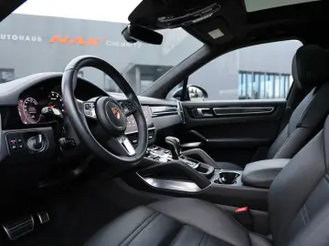 PORSCHE Cayenne Turbo Pano SoftClose Nachtsicht Carbon