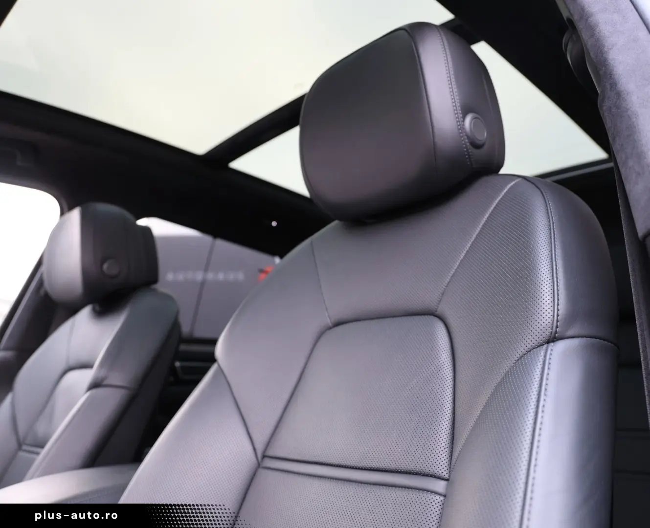 PORSCHE Cayenne Turbo Pano SoftClose Nachtsicht Carbon