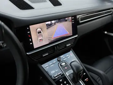 PORSCHE Cayenne Turbo Pano SoftClose Nachtsicht Carbon