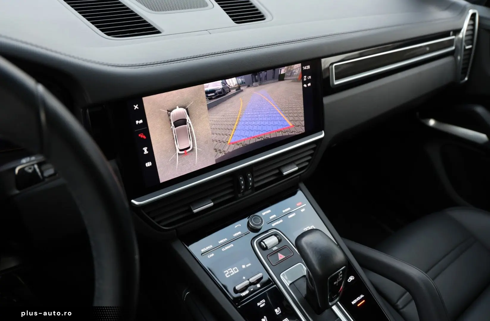 PORSCHE Cayenne Turbo Pano SoftClose Nachtsicht Carbon
