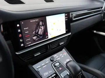 PORSCHE Cayenne Turbo Pano SoftClose Nachtsicht Carbon