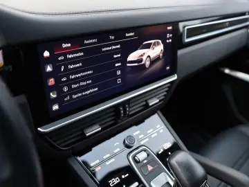 PORSCHE Cayenne Turbo Pano SoftClose Nachtsicht Carbon