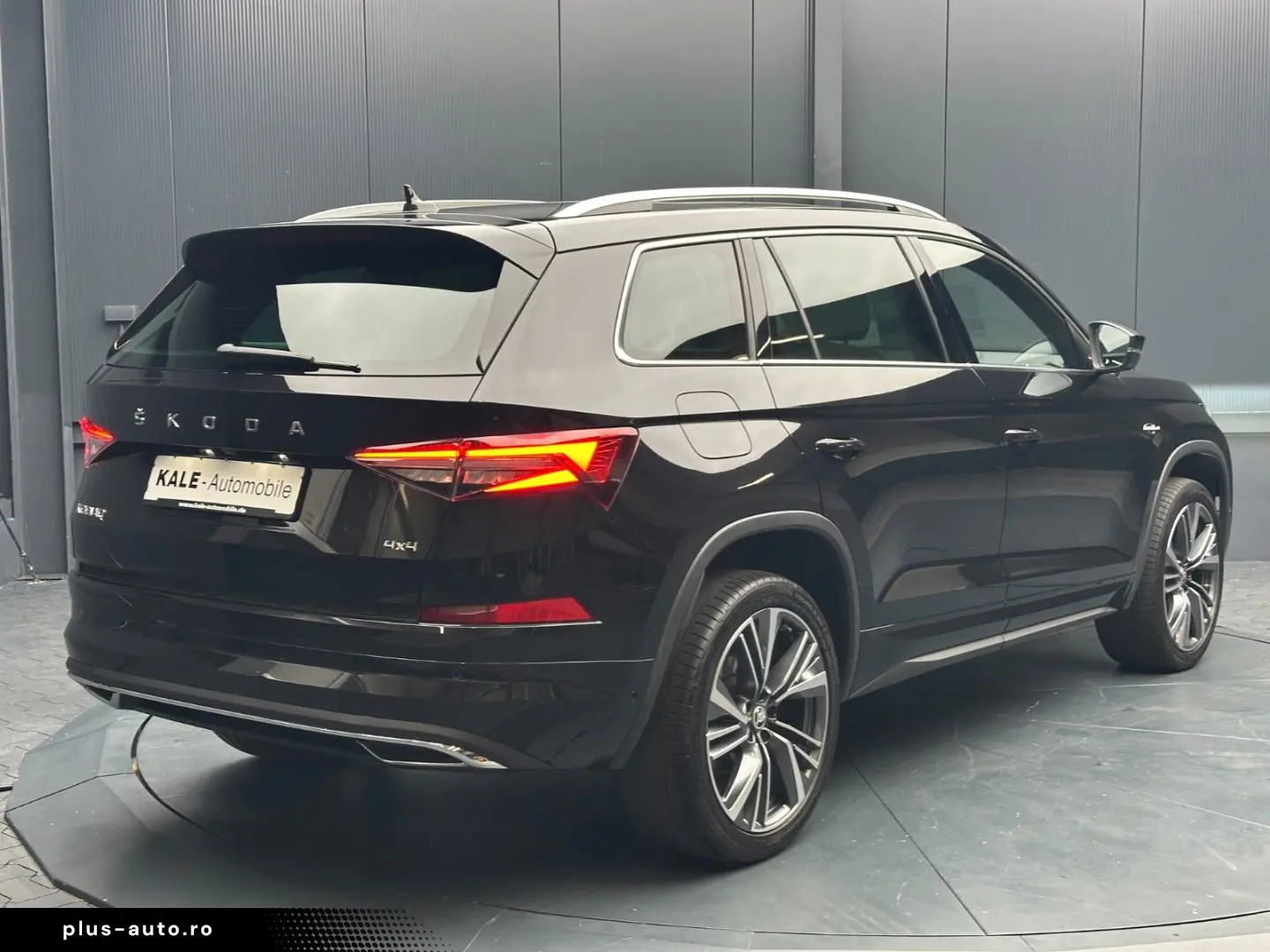 SKODA Kodiaq L&K 4x4 `20Zoll PANORAMA Traveller 360