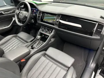 SKODA Kodiaq L&K 4x4 `20Zoll PANORAMA Traveller 360
