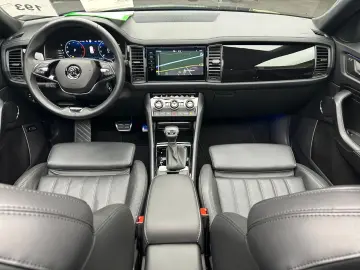 SKODA Kodiaq L&K 4x4 `20Zoll PANORAMA Traveller 360