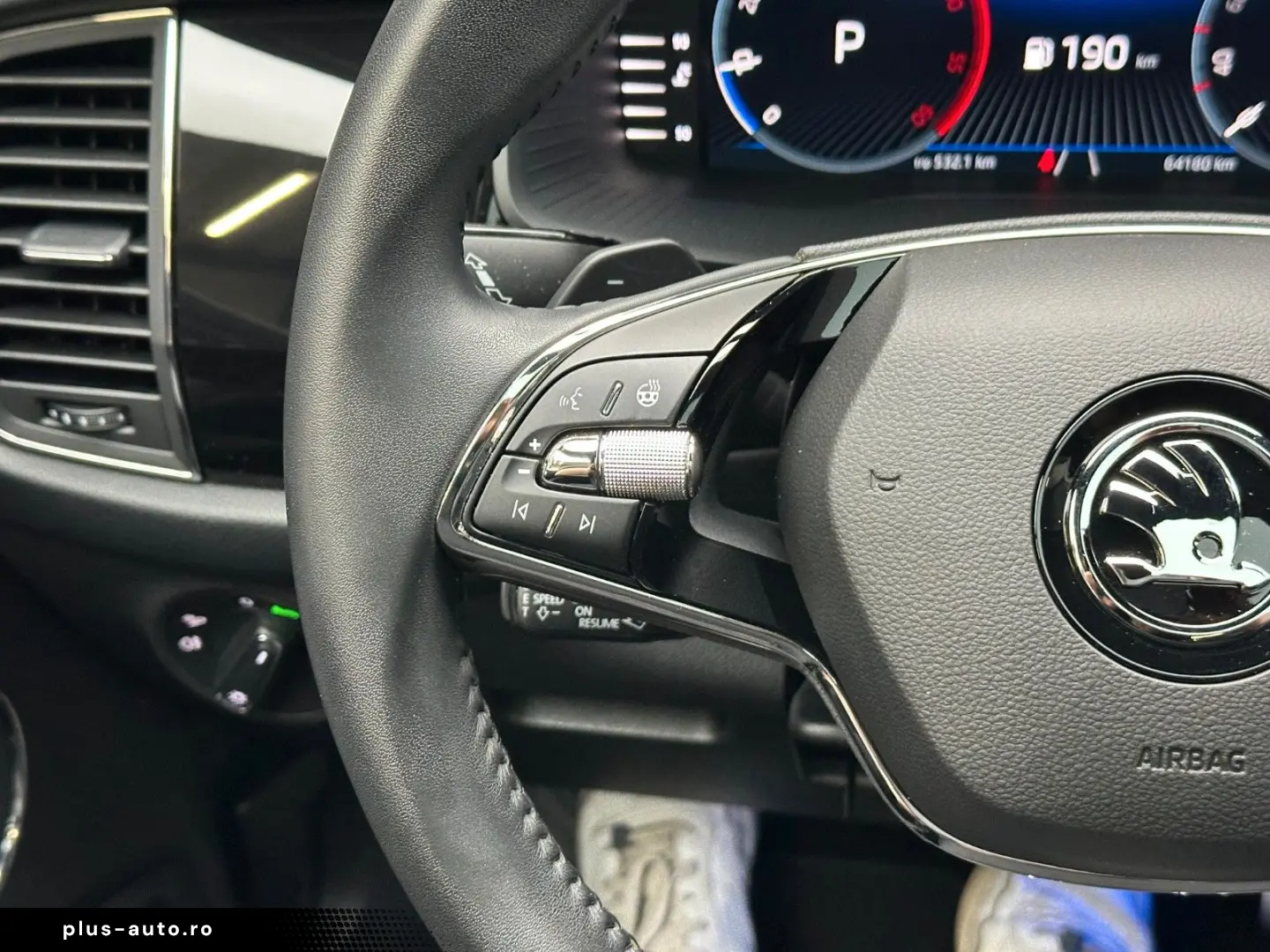 SKODA Kodiaq L&K 4x4 `20Zoll PANORAMA Traveller 360