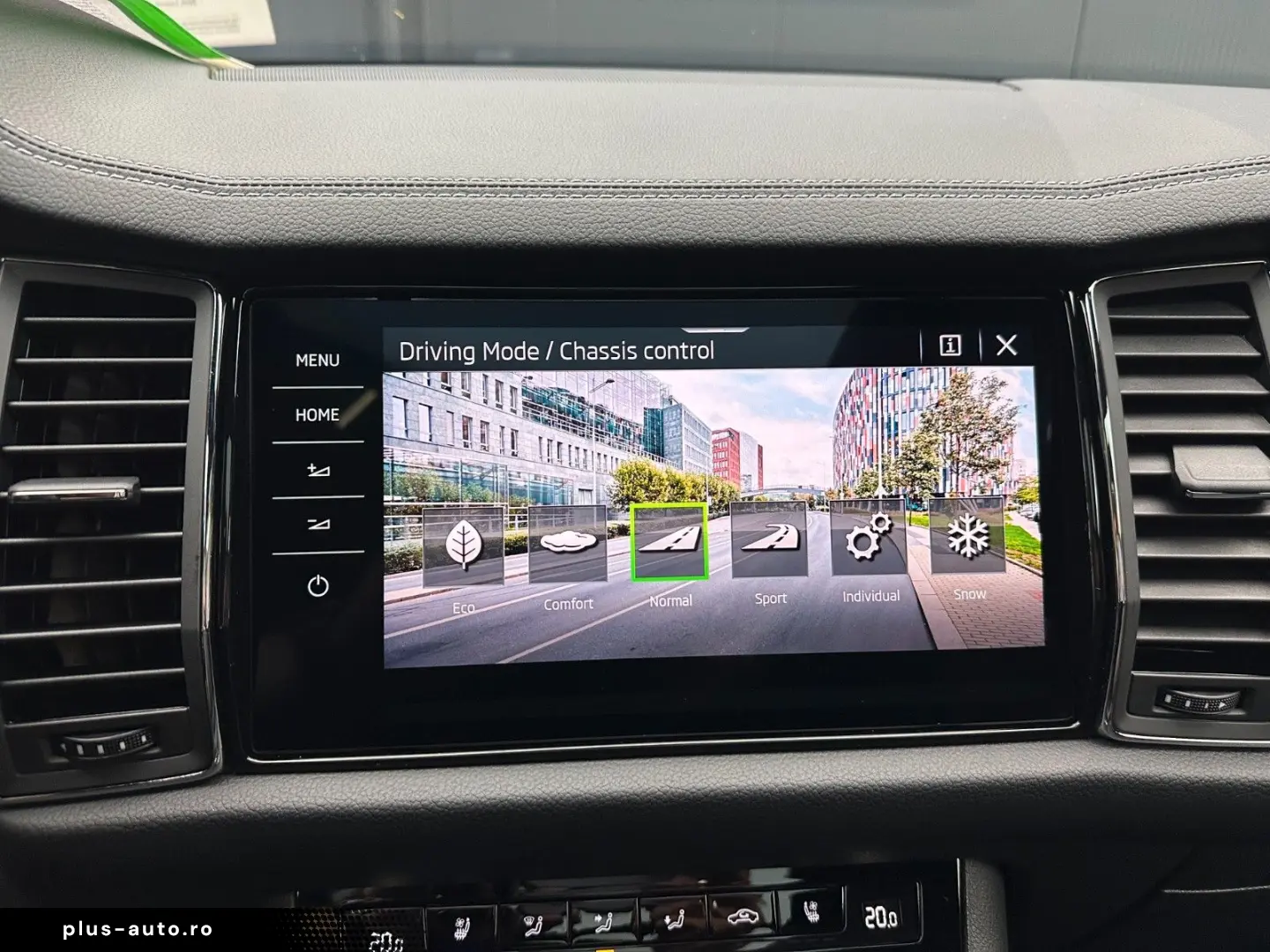 SKODA Kodiaq L&K 4x4 `20Zoll PANORAMA Traveller 360