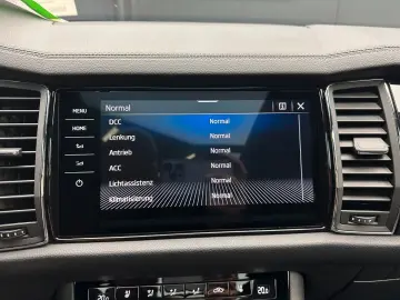 SKODA Kodiaq L&K 4x4 `20Zoll PANORAMA Traveller 360