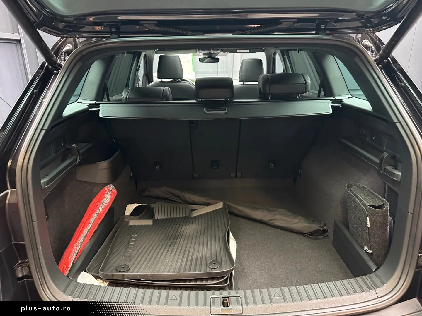 SKODA Kodiaq L&K 4x4 `20Zoll PANORAMA Traveller 360
