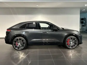 PORSCHE Macan Turbo InnoDrive HA-Lenkung Head-Up 22-Zoll