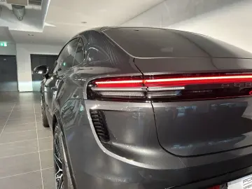 PORSCHE Macan Turbo InnoDrive HA-Lenkung Head-Up 22-Zoll