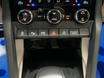 SKODA Kodiaq L&K 4x4 2.0 TSI PANO 360  AHK MATRIX