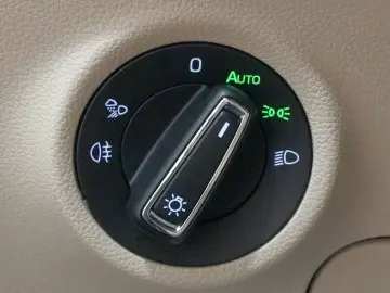 SKODA Kodiaq L&K 4x4 2.0 TSI PANO 360  AHK MATRIX