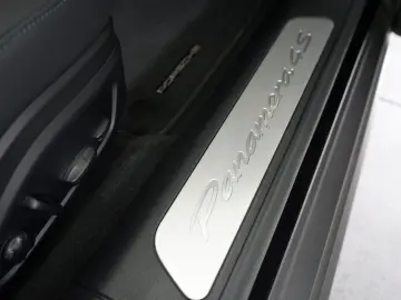 PORSCHE Panamera 4 S E-Hybrid SpAbgas Pano HUD Massage