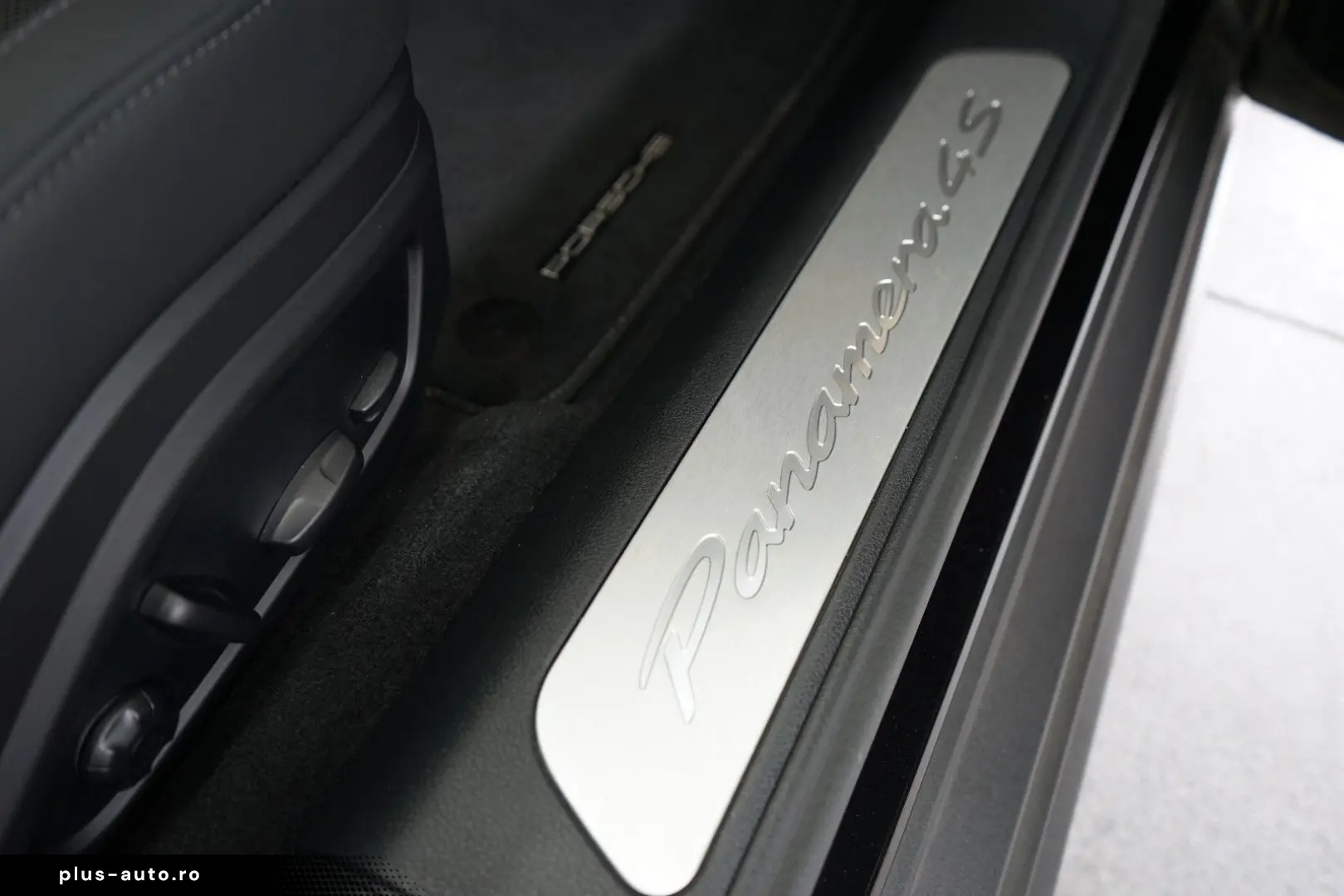 PORSCHE Panamera 4 S E-Hybrid SpAbgas Pano HUD Massage