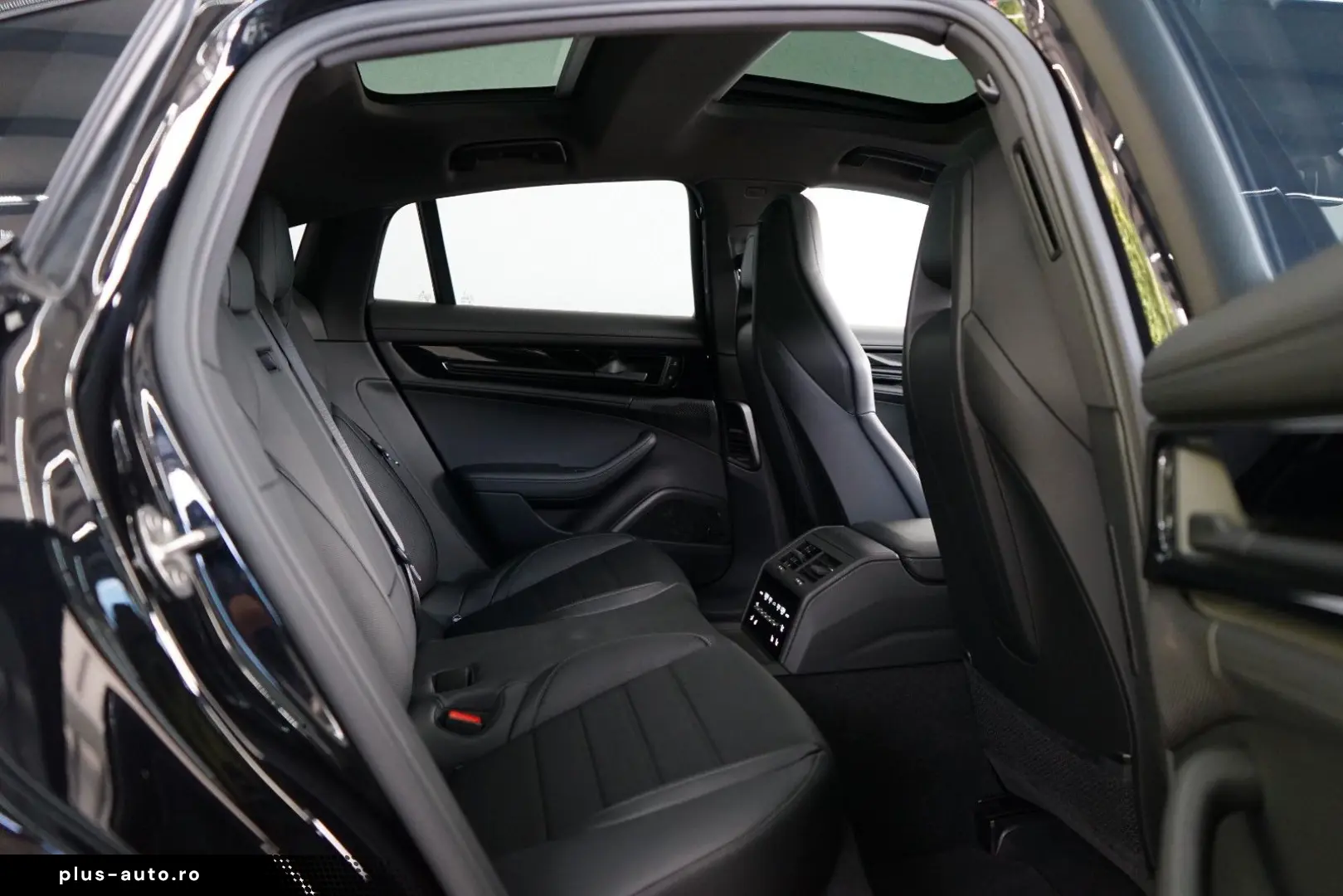 PORSCHE Panamera 4 S E-Hybrid SpAbgas Pano HUD Massage
