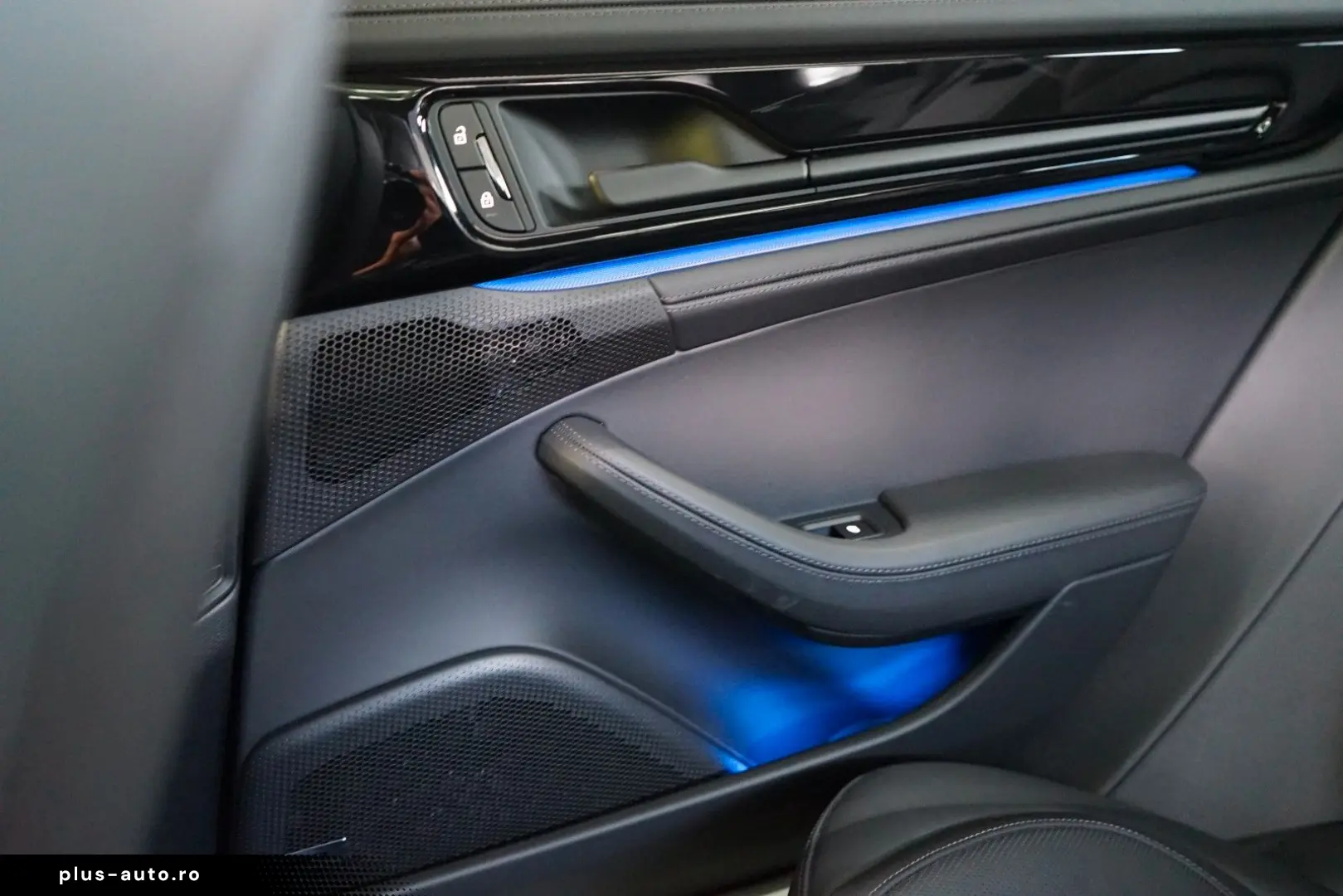 PORSCHE Panamera 4 S E-Hybrid SpAbgas Pano HUD Massage