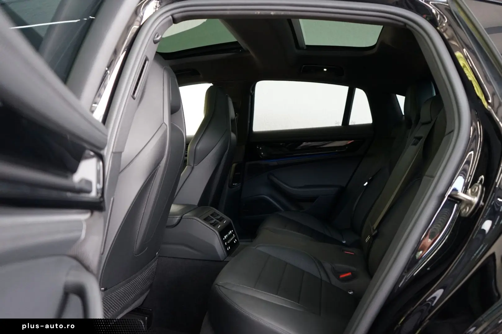 PORSCHE Panamera 4 S E-Hybrid SpAbgas Pano HUD Massage