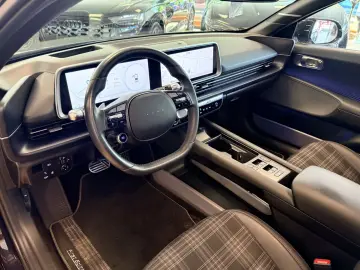 HYUNDAI Ioniq 6 First Edition Sdach BOSE HUD ACC SHZ 360