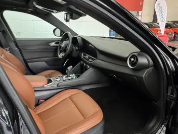 ALFA ROMEO Giulia 2.0 Ti Q4 Leder Xenon Carplay