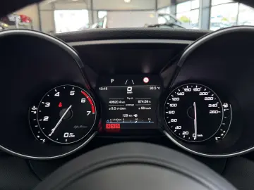 ALFA ROMEO Giulia 2.0 Ti Q4 Leder Xenon Carplay