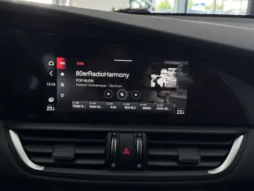 ALFA ROMEO Giulia 2.0 Ti Q4 Leder Xenon Carplay