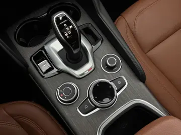 ALFA ROMEO Giulia 2.0 Ti Q4 Leder Xenon Carplay