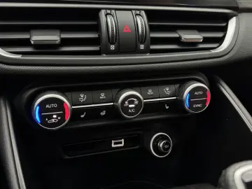 ALFA ROMEO Giulia 2.0 Ti Q4 Leder Xenon Carplay