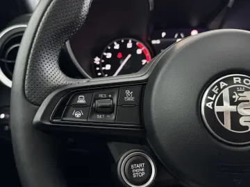 ALFA ROMEO Giulia 2.0 Ti Q4 Leder Xenon Carplay