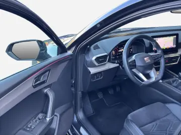 SEAT Leon 1.5 TSI Xcellence Plus Navi StHzg Voll-LED