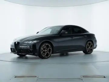 ALFA ROMEO GIULIA INTENSA Q4 2.0TURBO ABSTANDSTEMPOMAT LED