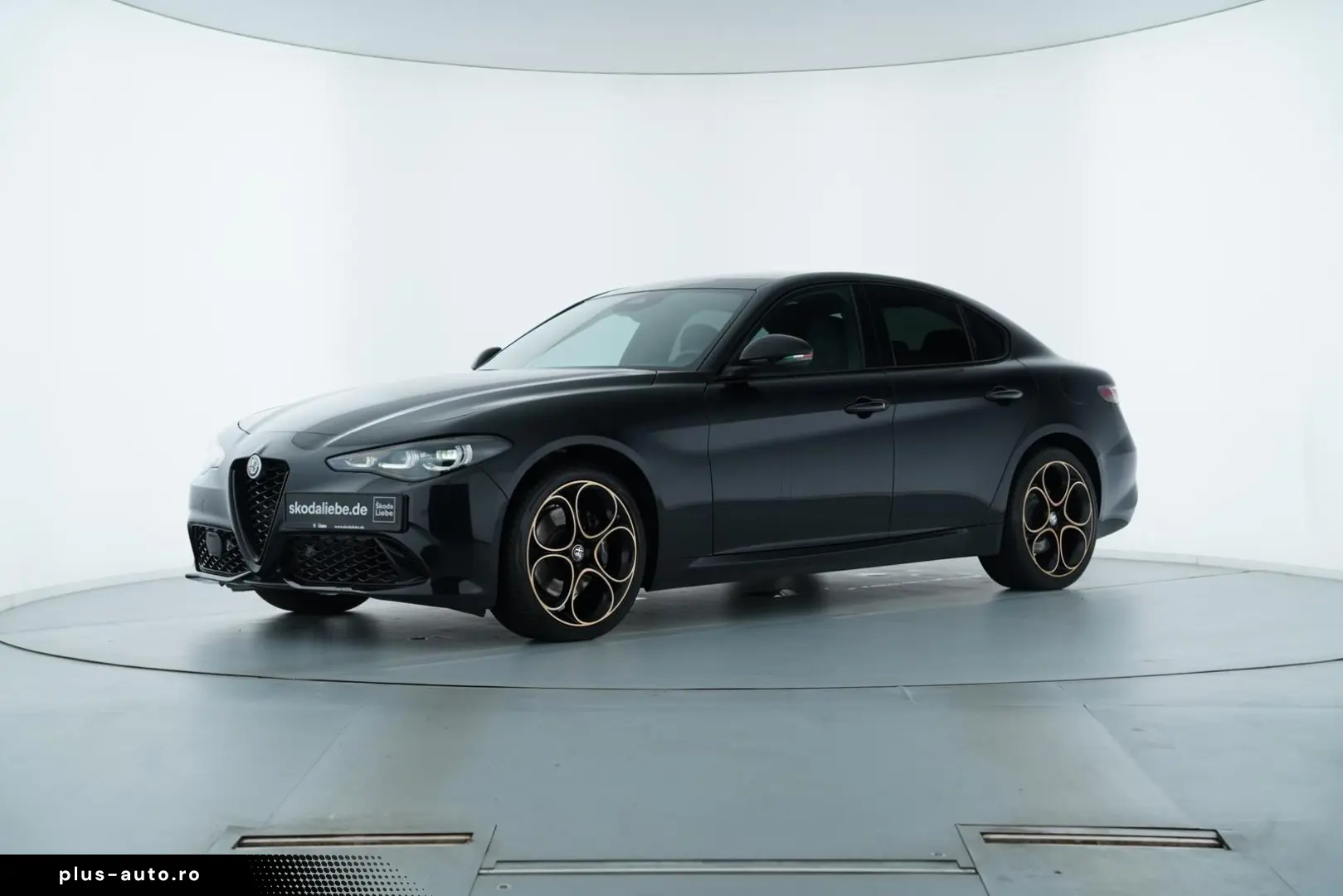 ALFA ROMEO GIULIA INTENSA Q4 2.0TURBO ABSTANDSTEMPOMAT LED