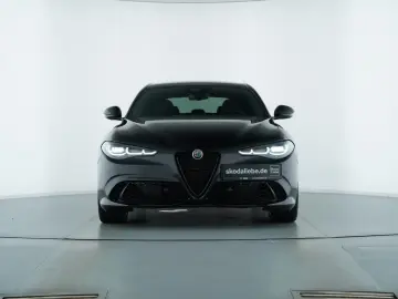 ALFA ROMEO GIULIA INTENSA Q4 2.0TURBO ABSTANDSTEMPOMAT LED