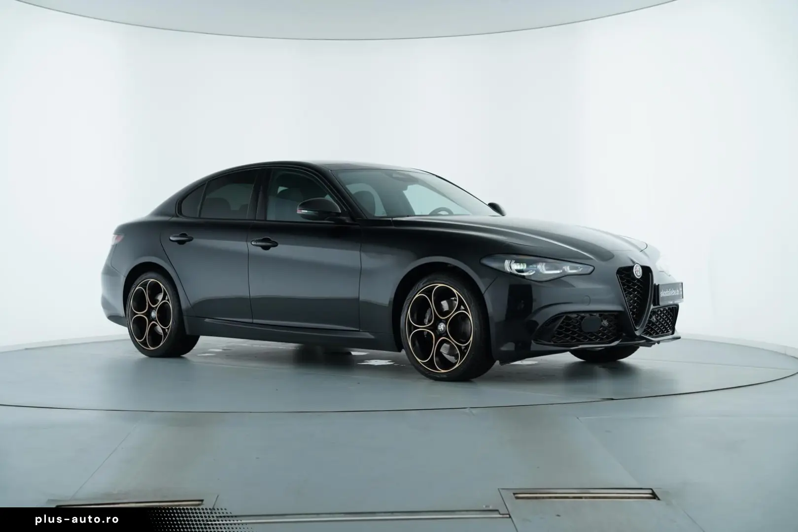 ALFA ROMEO GIULIA INTENSA Q4 2.0TURBO ABSTANDSTEMPOMAT LED