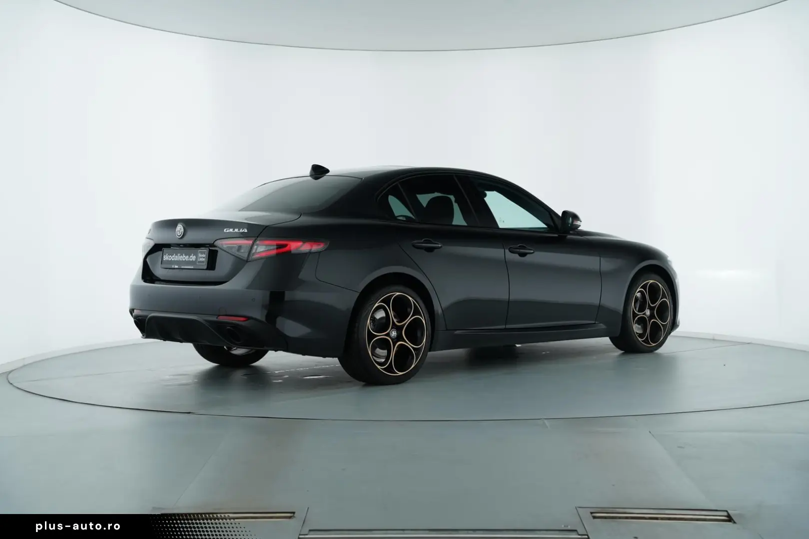 ALFA ROMEO GIULIA INTENSA Q4 2.0TURBO ABSTANDSTEMPOMAT LED