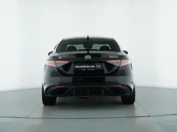 ALFA ROMEO GIULIA INTENSA Q4 2.0TURBO ABSTANDSTEMPOMAT LED