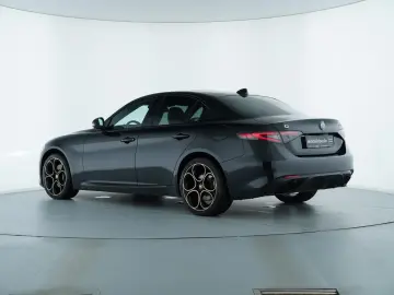 ALFA ROMEO GIULIA INTENSA Q4 2.0TURBO ABSTANDSTEMPOMAT LED