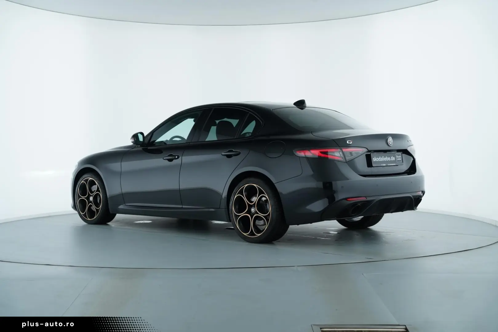 ALFA ROMEO GIULIA INTENSA Q4 2.0TURBO ABSTANDSTEMPOMAT LED