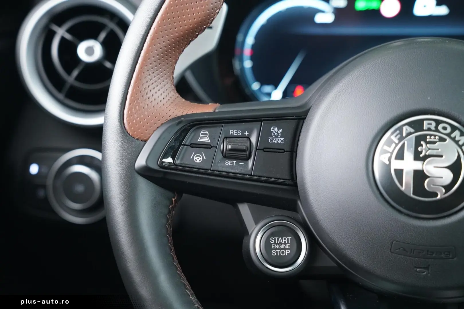 ALFA ROMEO GIULIA INTENSA Q4 2.0TURBO ABSTANDSTEMPOMAT LED